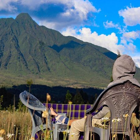 Under Volcanoes View Guest House Nyarugina Extérieur photo